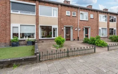 Tussenwoning te koop: Johan de Wittstraat 36, Staatsliedenkwartier Apeldoorn