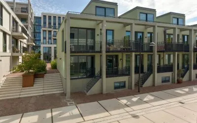 Hoekwoning te koop: Johan Kerkmeijerstraat 8, Venelaankwartier - Buurt 11 00 Hoorn