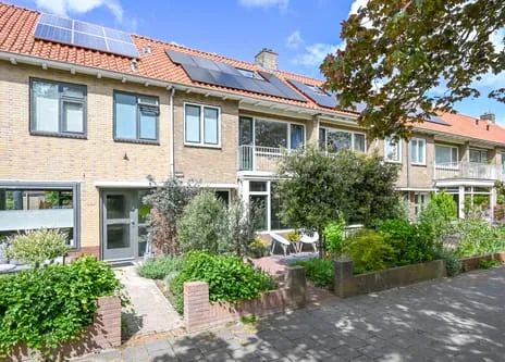 Tussenwoning te koop: Johan Maurits van Nassaulaan 11, Biezenbuurt Santpoort-Noord