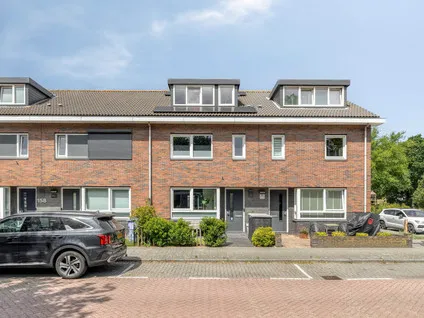 Tussenwoning te koop: Johan Mauritsstraat 162, Dorp Hoek Van Holland