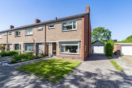 Hoekwoning te koop: Johan ter Schoeleweg 23, Surhuisterveen Surhuisterveen