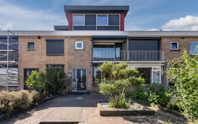 Tussenwoning te koop: Johan Westerweelstraat 48, Zuidbuurt Vlaardingen