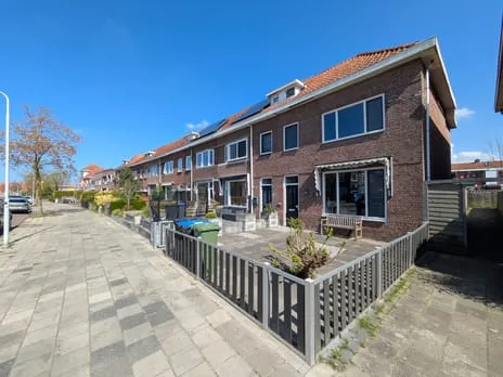Corner house for sale: Johan Willem Frisostraat 43, Sperkhem en industrieterrein Houkesloot Sneek