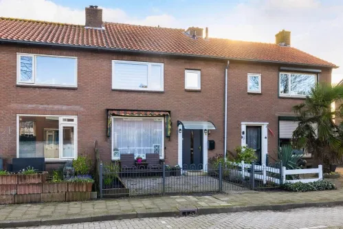 Tussenwoning te koop: Johan Willem Frisostraat 9, Nieuwerbrug Aan Den Rijn