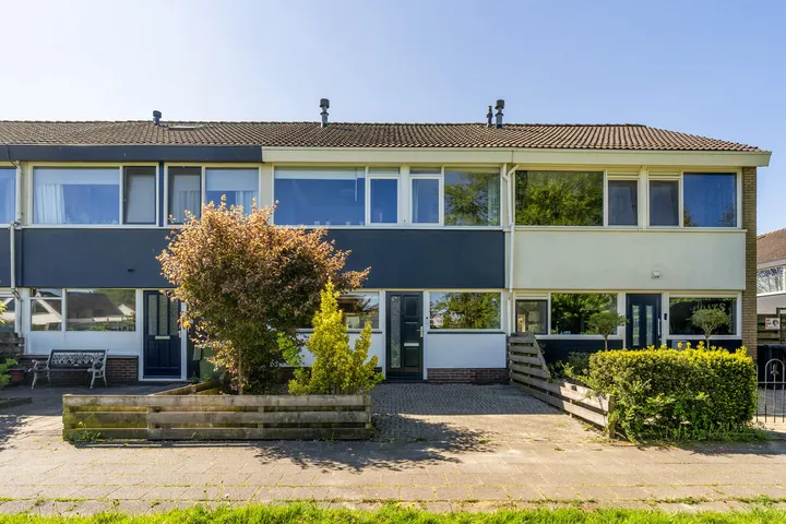 Tussenwoning te koop: JOHAN WINKLERWEI 395, Westeinde Leeuwarden