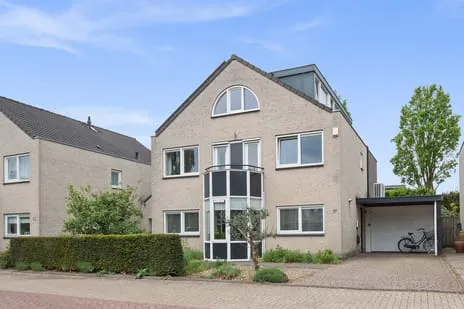 Vrijstaande woning te koop: Johan Frisolaan 17, Loyolaan en omgeving Vught
