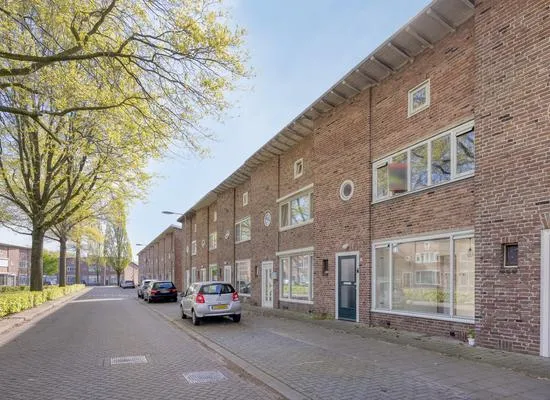 Tussenwoning te koop: Johan van Bijnenstraat 23, Verzetsheldenbuurt II Oss