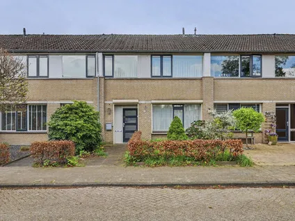 Tussenwoning te koop: Johann Straussstraat 11, Zanddonk Waalwijk