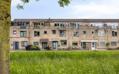 Tussenwoning te koop: Johanna Naber-erf 571, Johanna Naber-erf en omgeving Dordrecht