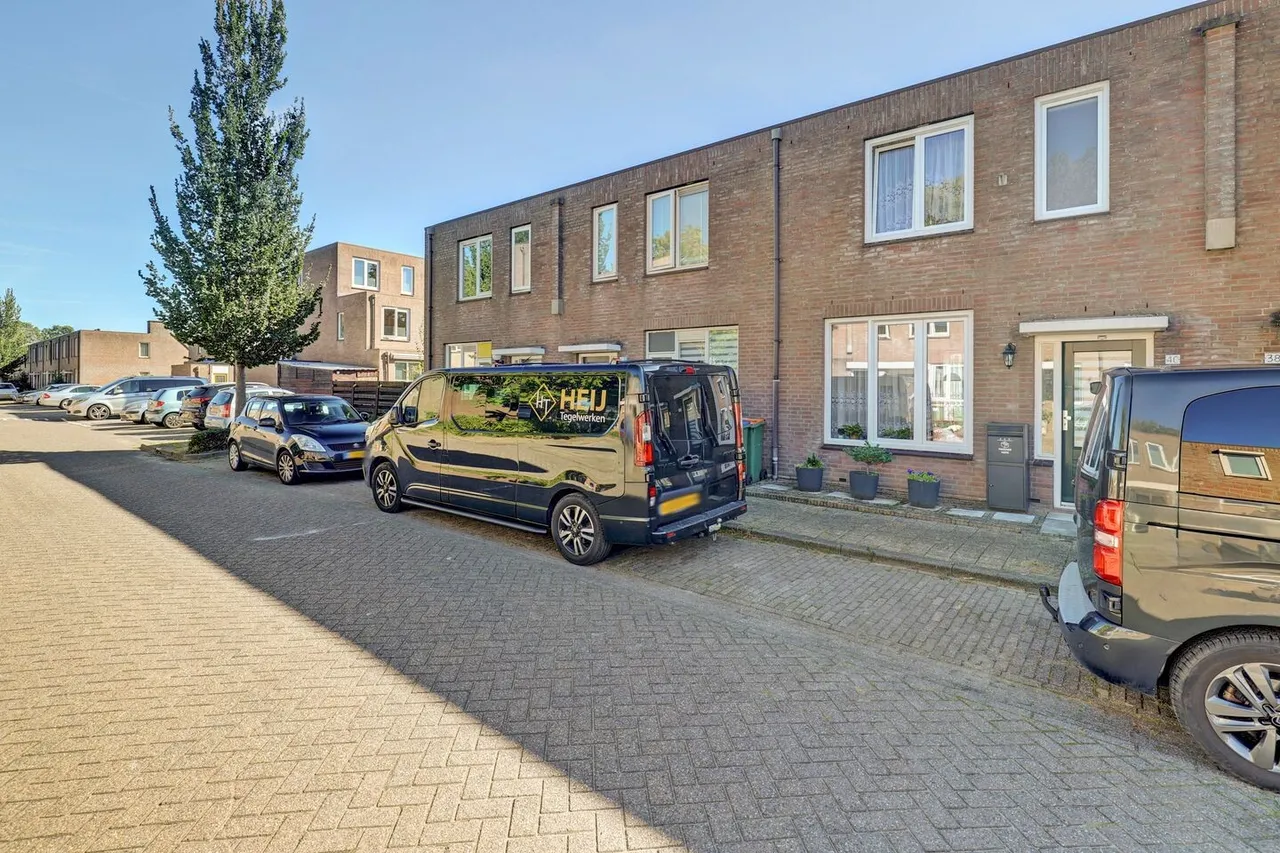 Tussenwoning te koop: Johanna Ufkesstraat 40, Breda