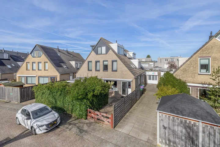 Tussenwoning te koop: Johanna Engwirda-Agricolastraat 41, Spijkenisse