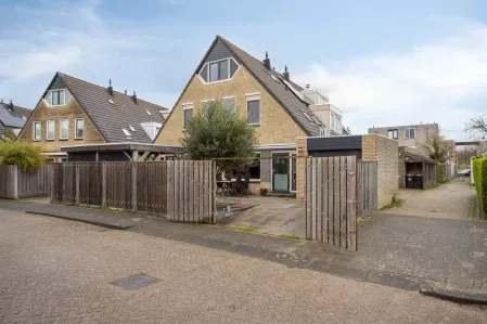 Tussenwoning te koop: Johanna Engwirda-Agricolastraat 51, Maaswijk-Zuidwest Spijkenisse