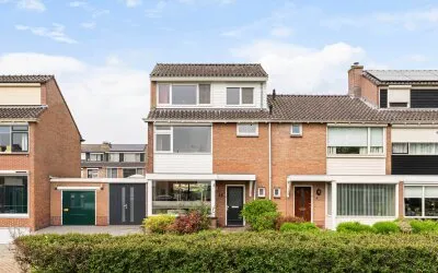 Tussenwoning te koop: Johannes Bosboomstraat 25, Schilderskwartier Woerden