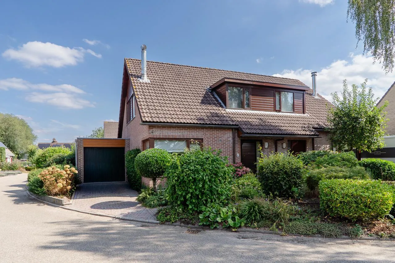 Hoekwoning te koop: Johannes Elsevierlaan 9, Barneveld
