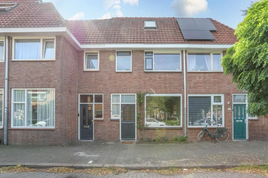 Tussenwoning te koop: Johannes Uitenbogaertstraat 24, Utrecht