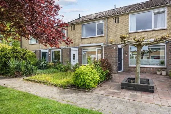 Tussenwoning te koop: Johannes van Duurenstraat 10, Franeker Schalsumerplan en Arkens Franeker