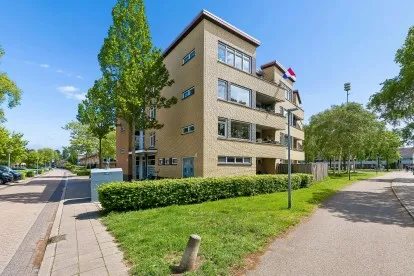Appartement te koop: Johannes Vermeerstraat 160, Tussen de Vaarten N.- Noord Almere