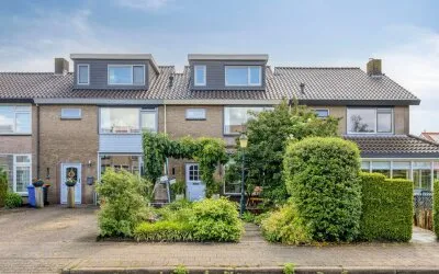 Tussenwoning te koop: Johannes Vermeerstraat 29, De Wheem Voorthuizen