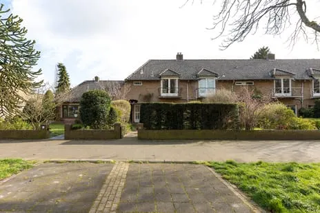Tussenwoning te koop: Johannes Geradtsweg 119, Johannes Geradtswegbuurt Hilversum