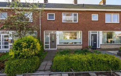 Tussenwoning te koop: Johannes Poststraat 16, Verzetstrijdersbuurt Heemskerk