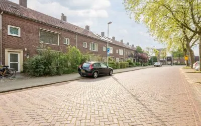 Tussenwoning te koop: Johannes van der Waalsweg 29, Eindhoven