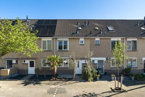 Terraced house for sale: Johannes Vermeerstraat 11, Zwartenhoek Monster