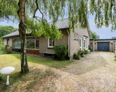 Twee-onder-één-kap te koop: Johannes Vermeerstraat 20, Nieuw-Bergen Kern Bergen L