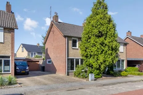 Hoekwoning te koop: John F. Kennedylaan 56, Panningen-Zuid Panningen