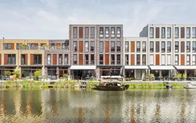 Tussenwoning te koop: John Fernhouthof 16, Ed Pelsterparkbuurt Amsterdam