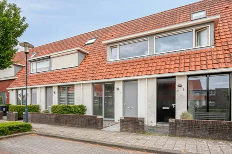 Tussenwoning te koop: John Lennonplein 57, Mortiere I Middelburg