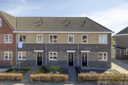 Tussenwoning te koop: Jongsmalaan 28, Marslanden Hardenberg