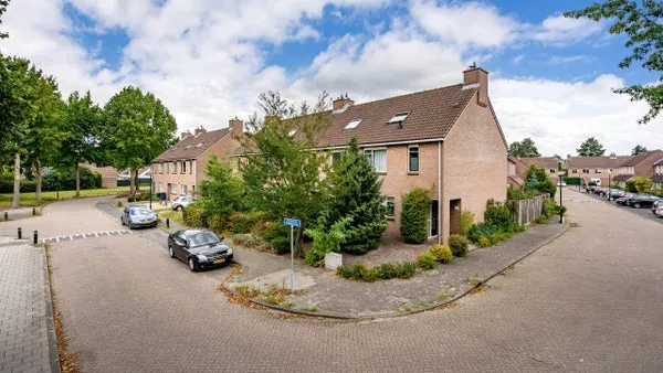 Tussenwoning te huur: Jonker Florislaan 4, Nuenen-Oost Nuenen