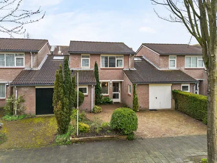 Tussenwoning te koop: Joos van Clevelaan 4, De Leijen Bilthoven