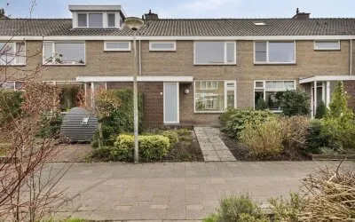 Tussenwoning te koop: Joost de Hondtlaan 15, Windrooskwartier en Heesterbuurt Gouda