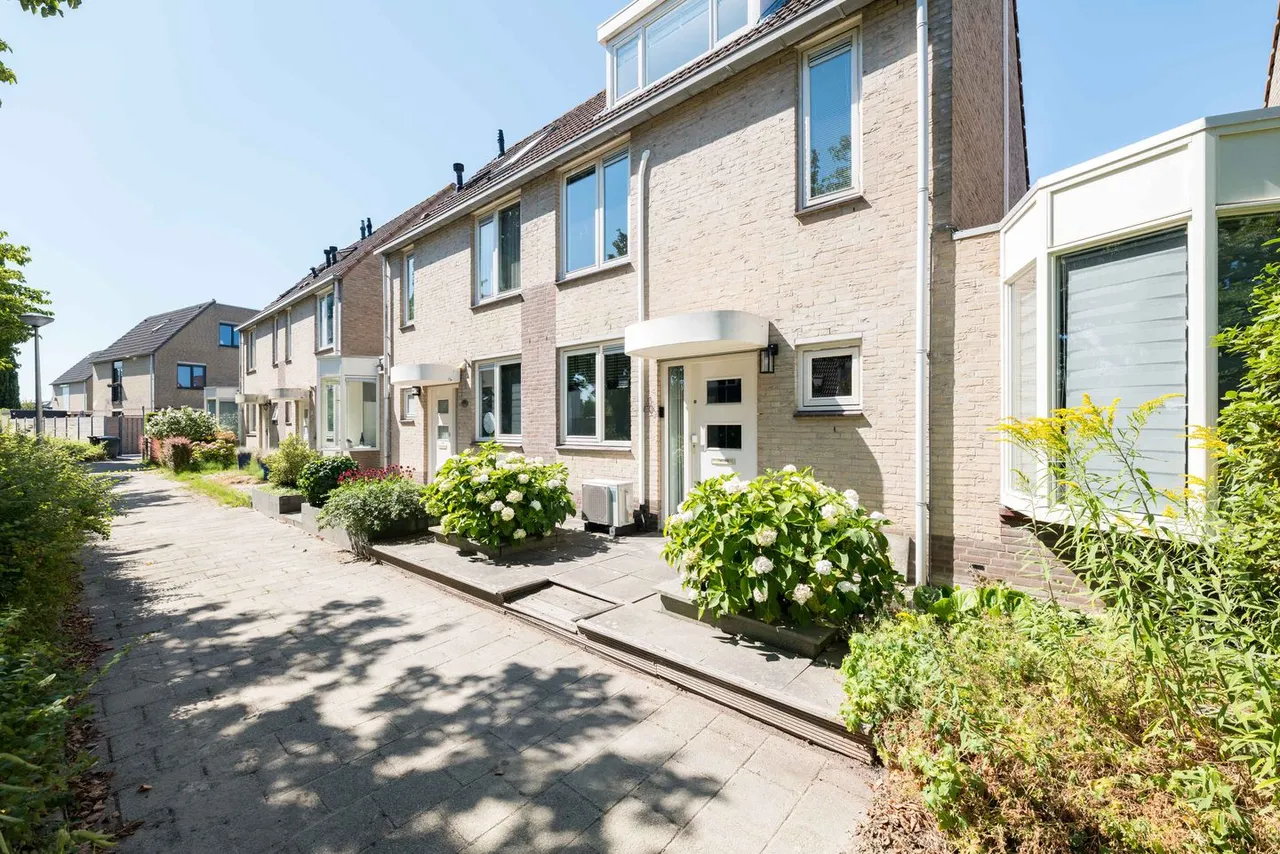 Tussenwoning te koop: Jordenspad 4, Hellevoetsluis