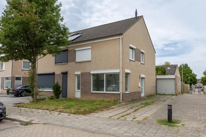 Twee-onder-één-kap te koop: Jos Klijnenstraat 23A, Heerlen