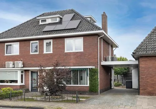 Twee-onder-één-kap te koop: Josef Haydnlaan 6, De Noork Hengelo