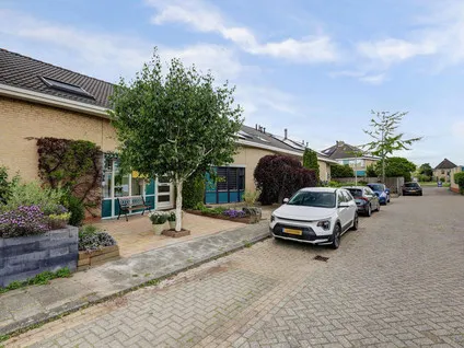 Tussenwoning te koop: Josephine van Gasterenstraat 9, Maaswijk-Noordoost Spijkenisse