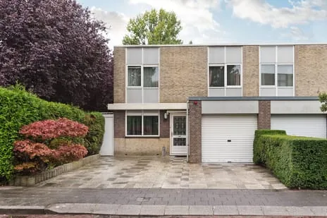 Hoekwoning te koop: Josephine van Gasterenlaan 48, Theaterbuurt Amstelveen