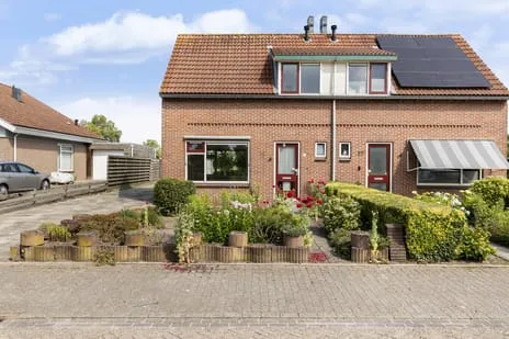 Twee-onder-één-kap te koop: Jouke Jochemswei 35, Boornbergum