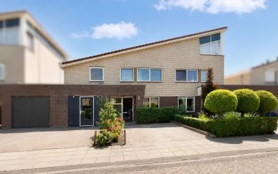 Tussenwoning te koop: Jozef Israëlslaan 72, Almere