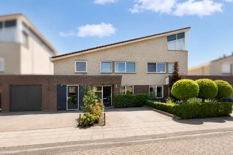 Tussenwoning te koop: Jozef Israëlslaan 72, Tussen de Vaarten N.- Oost Almere