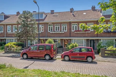 Terraced house for sale: Jozef Israëlslaan 96, Rembrandtkwartier Rijswijk (Zh)