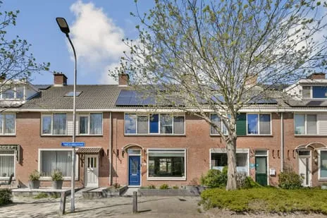 Terraced house for sale: Jozef Israëlsstraat 66, Schildersbuurt Lisse