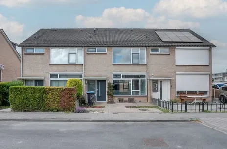 Tussenwoning te koop: JP Coenstraat 17, Zonnemaat Zevenaar