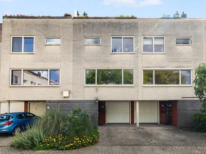 Tussenwoning te koop: Jules Vernehof 19, Snel en Polanen Woerden