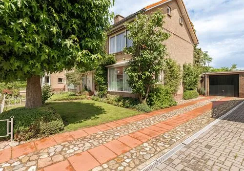 Semi-detached for sale: Julianalaan 10, Bloemen/Oranjebuurt Culemborg