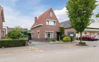 Vrijstaande woning te koop: Julianalaan 113, Raamsdonksveer Raamsdonksveer
