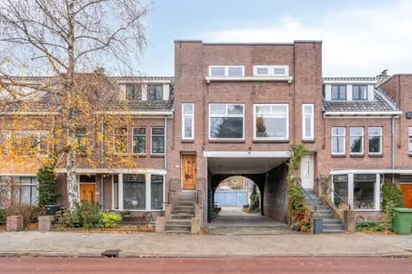 Terraced house for sale: Julianalaan 119, Zeeheldenbuurt Delft
