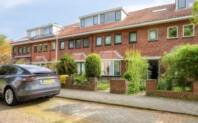 Tussenwoning te koop: Julianalaan 13, Pijnacker-Centrum/Dorp Pijnacker